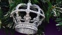 crown-christmas-tree-ornament